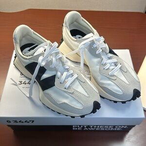 NIB New Balance Women’s 327 Shoes